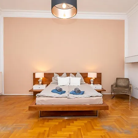 3 Bdr Heart Of Apartment *