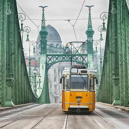 Stunning 3brm 3bath Julie Balcony & Views Apartament Budapesta