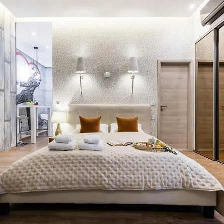 Stunning 3brm 3bath Julie Balcony & Views Apartament *