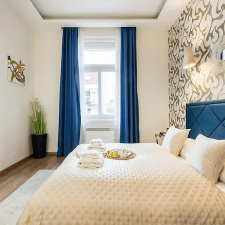 Stunning 3brm 3bath Julie Balcony & Views Apartament Budapesta