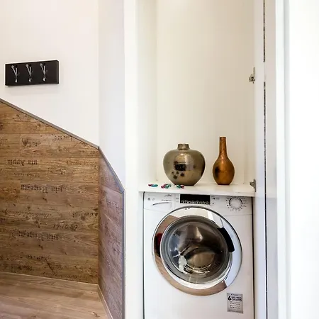 Stunning 3brm 3bath Julie Balcony & Views Apartament