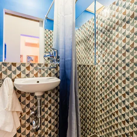Spacious Wellness Retreat By Dohany Synagogue