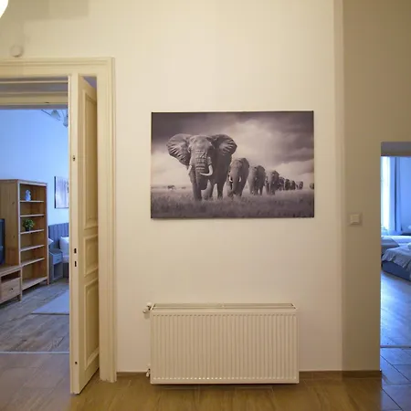 Elephant's Oasis Apartment