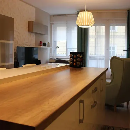 Apartment Karoly Krt 22 *