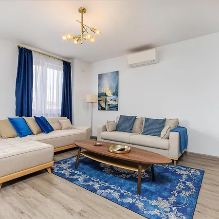 Venus - Corvin Penthouse Apartment *