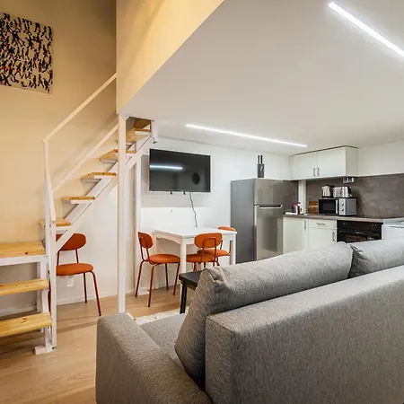 Cute Gallery Flat In Budapest, Autumn Apartment *