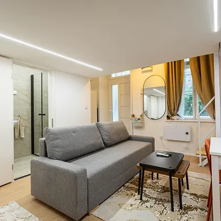 Cute Gallery Flat In Budapest, Autumn * Budapest