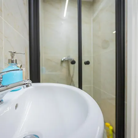 Cute Gallery Flat In Budapest, Autumn Apartment Budapest
