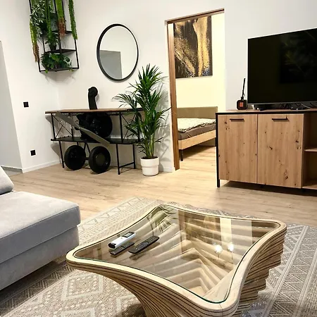 Heart Of Premium Apartment, Center