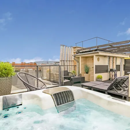 Triplex, Rooftop With Parlament View & Jacuzzi Apartment Budapest