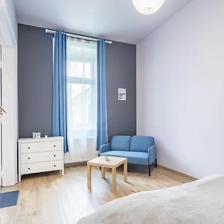 - New - Very Comfy Budapest