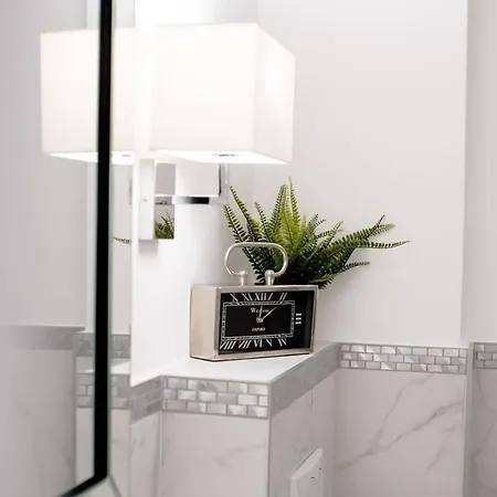 Appartement Elegant Design In Vibrant Center Budapest