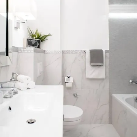 Appartement Elegant Design In Vibrant Center