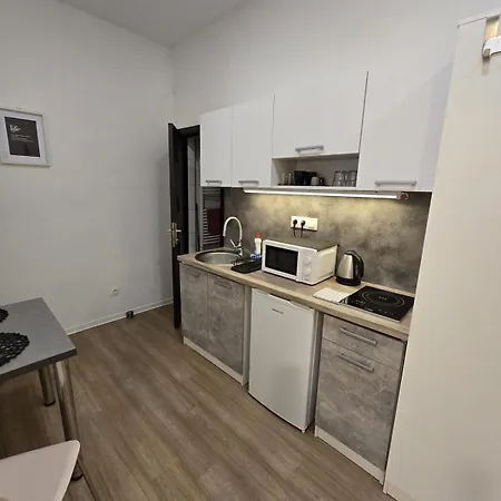 Apartment Yan's Place - Next To Gozsdu Gardens