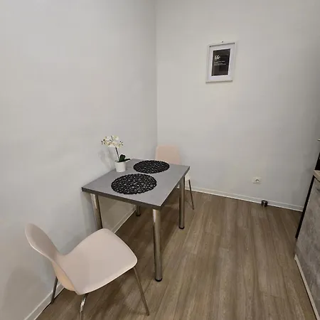 Apartment Yan's Place - Next To Gozsdu Gardens *