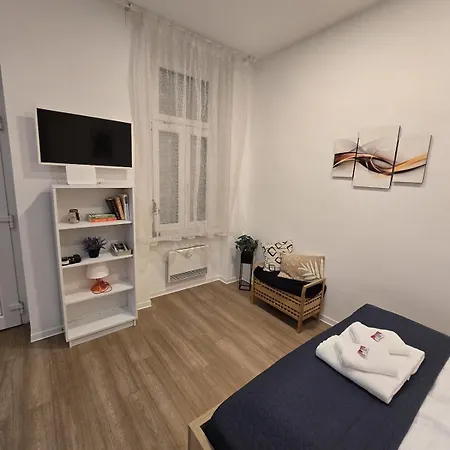 Apartment Yan's Place - Next To Gozsdu Gardens