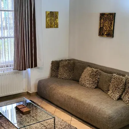 Apartment Glamour *