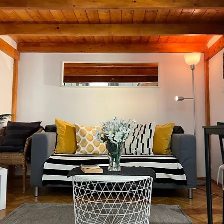 Lovely Little Loft In The Heart Of *