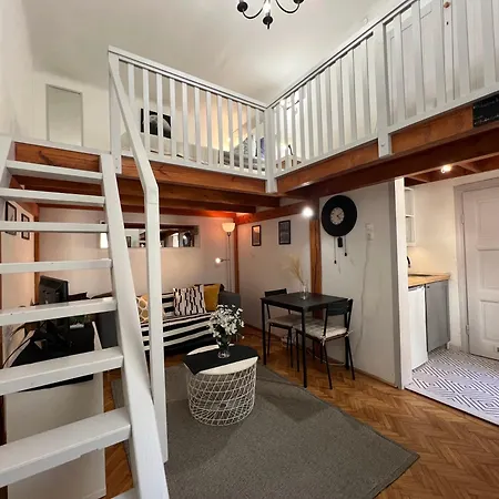 Lovely Little Loft In The Heart Of Apartment *