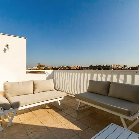 Apartment Podmaniczky Terrace Retreat With Ac Budapest