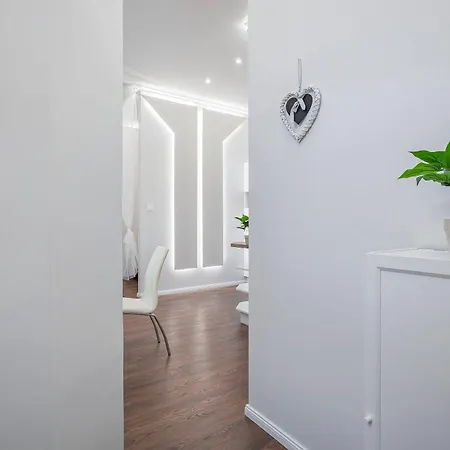 Downtown Haven Apartment