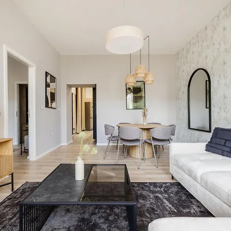 Stylish Escape * Budapest