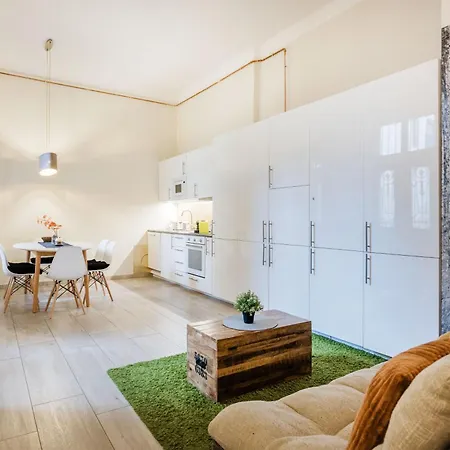Apartment Your 3-bdrm At Szimpla Kert