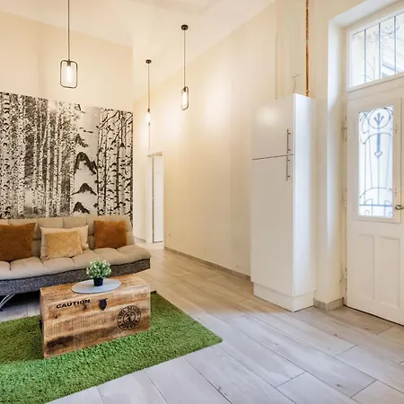 Apartment Your 3-bdrm At Szimpla Kert