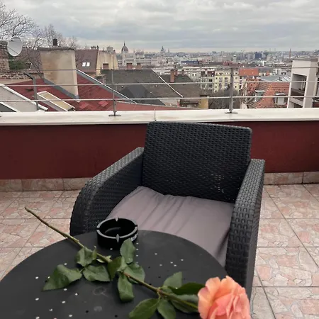 Rose Hotel