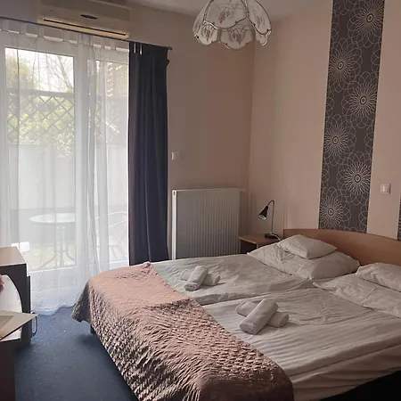 Rose Hotel 3*