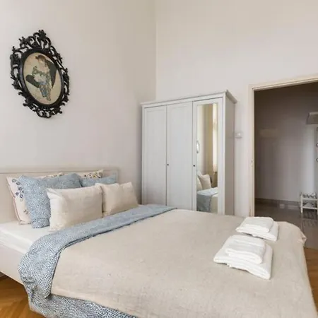 Apartment Bourgeois Elegance In The Heart Of *