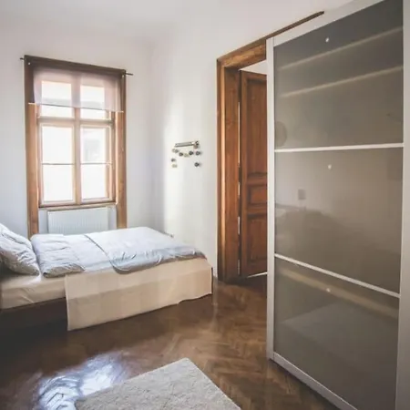 Apartment Spacious Luxury Designer Flat *