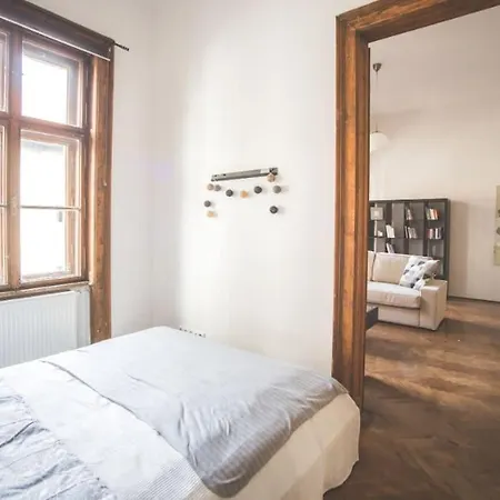 Spacious Luxury Designer Flat Apartment *