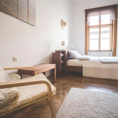 Apartment Spacious Luxury Designer Flat