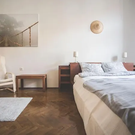 Spacious Luxury Designer Flat Apartment *