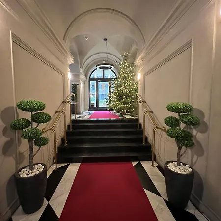 Luxe Studio With City Center Vibe Apartment