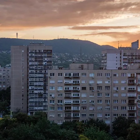 Apartment Waterfront Buda Hills Views&free Parking *