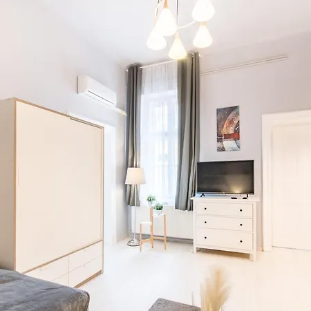 - Quiet - Comfy * Budapest