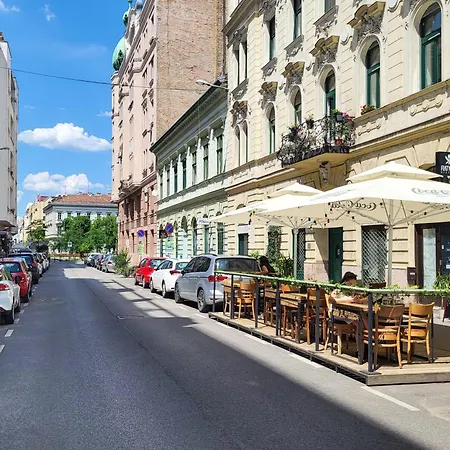 - Quiet - Comfy Apartment Budapest