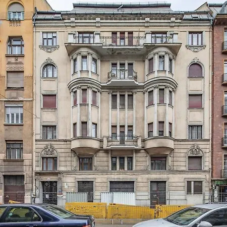 Large And Comfy Apartman *