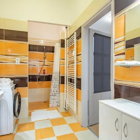 Apartman Large And Comfy *