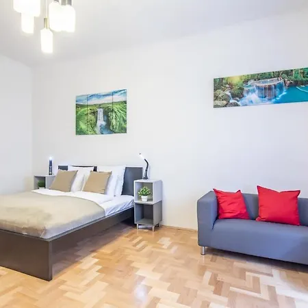 Apartment Large And Comfy Budapest