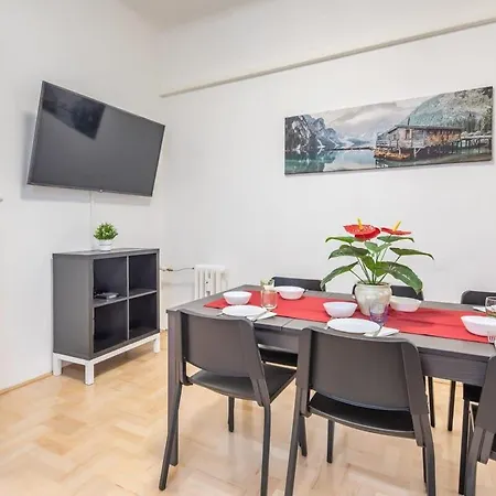 Apartman Large And Comfy