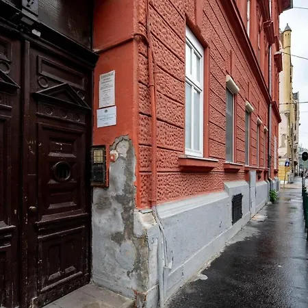 Modern Retreat For 8 Guests * Budapest