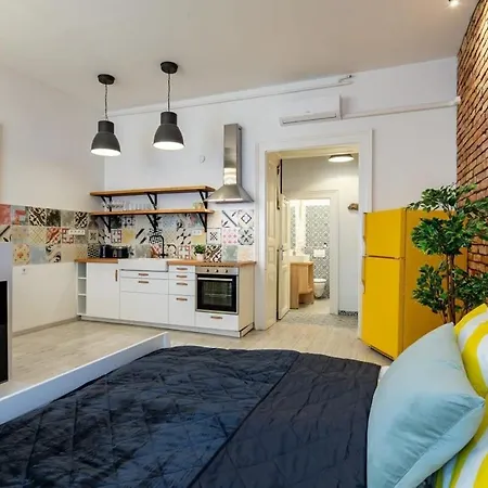 Modern Retreat For 8 Guests Apartment *