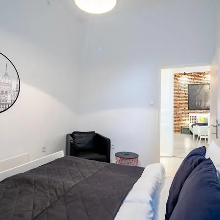 Modern Retreat For 8 Guests Apartment *