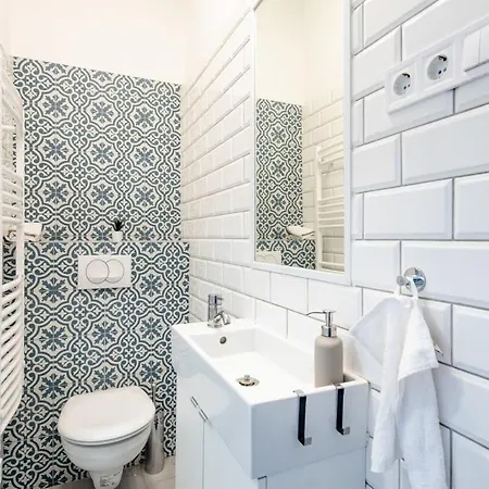 Modern Retreat For 8 Guests * Budapest