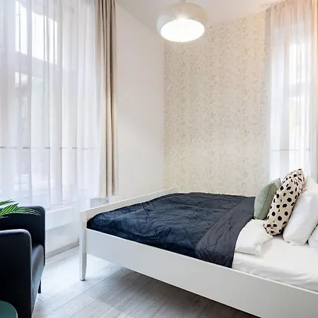 Modern Retreat For 8 Guests Apartment Budapest