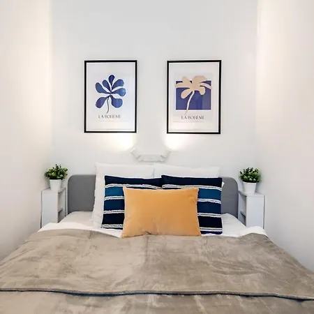 Modern Retreat For 8 Guests * Budapest