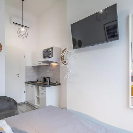 Apartment Ultra New